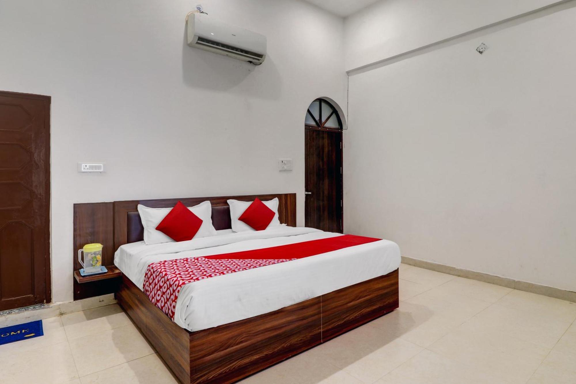 Hotel O Om Pushp Residency Mathura Exterior foto